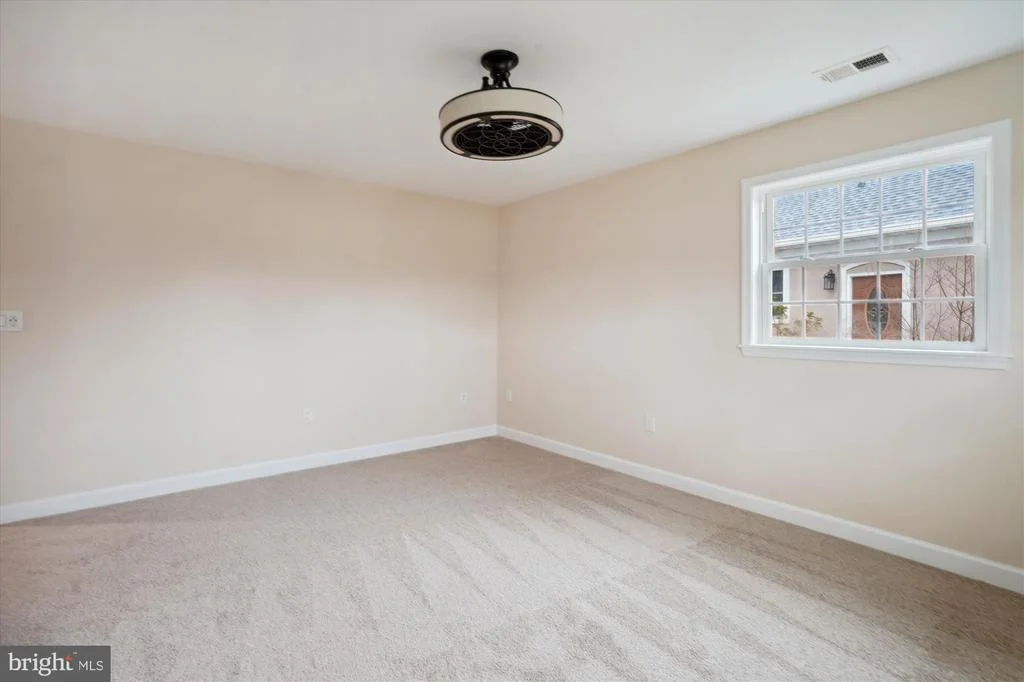 Photo of 5514 INVERCHAPEL ROAD