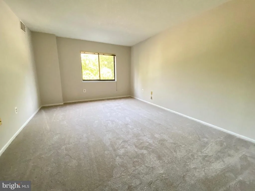 Photo of Unit 1224 at 15101 INTERLACHEN DRIVE