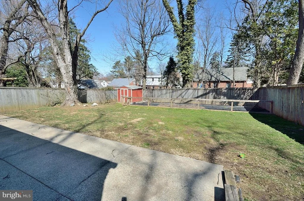 Photo of 2105 LINDEN LANE
