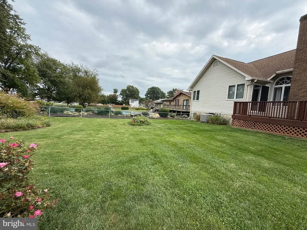 Photo of 7252 MEADOW LANE