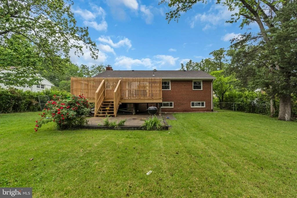 Photo of 6809 BRADDOCK ROAD