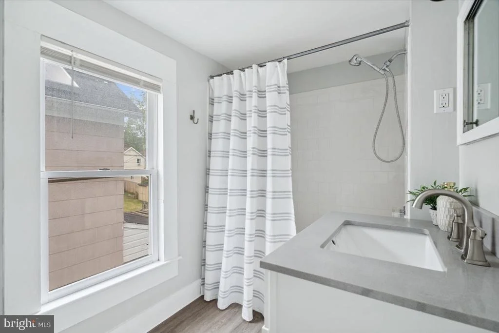 Photo of 218 5TH STREET W