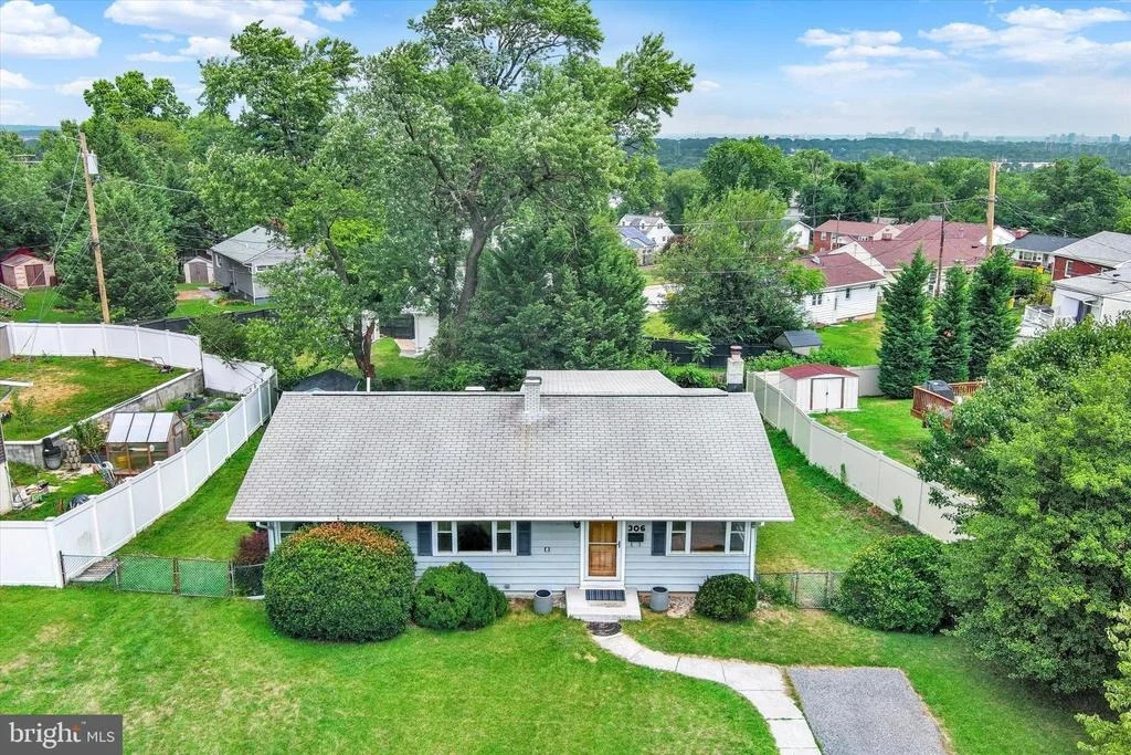 Photo of 306 REGENCY CIRCLE