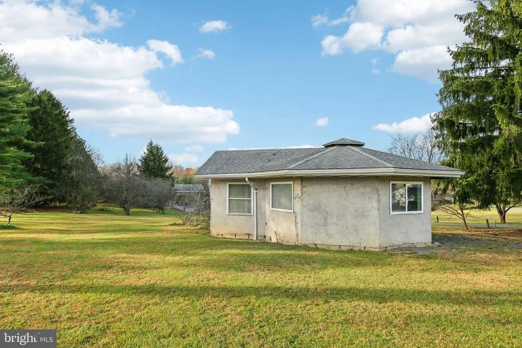 Photo of 1170 RIDGE RD