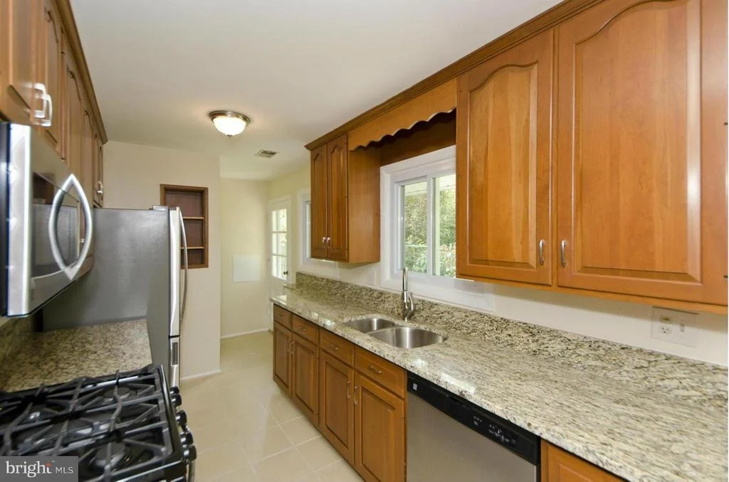 Photo of 6631 IVY HILL DRIVE