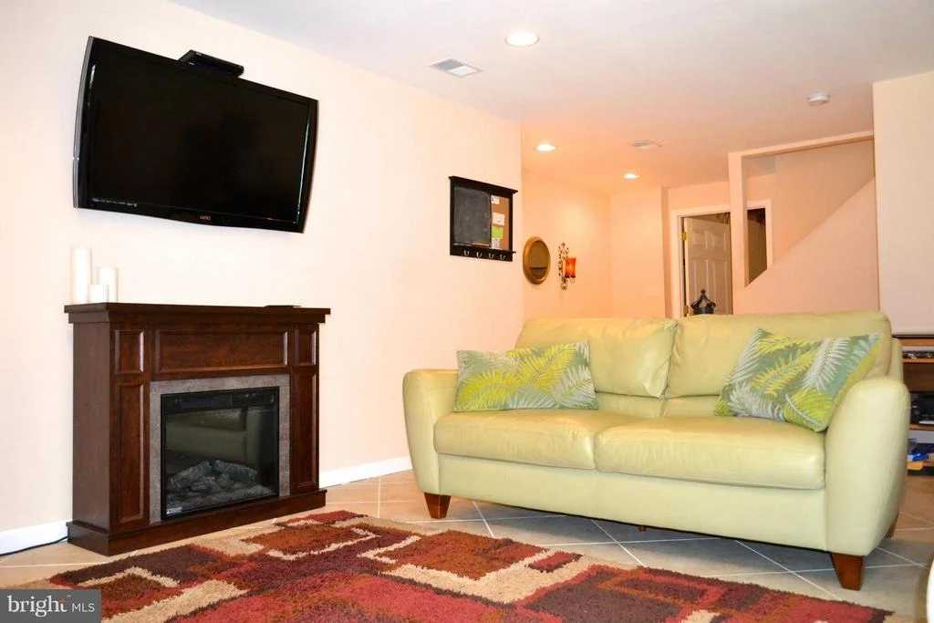 Photo of 1113 SAFFRON WAY
