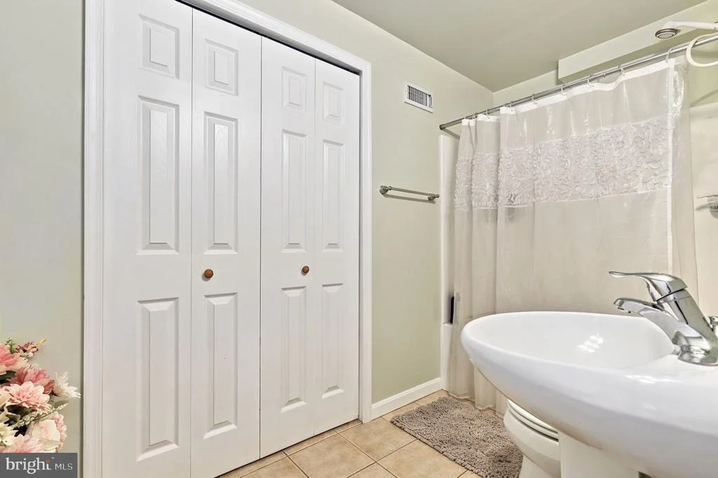 Photo of 6405 IVY SPRING ROAD