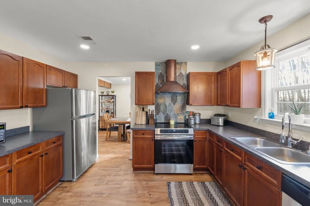Photo of 1105 HENRY DRIVE