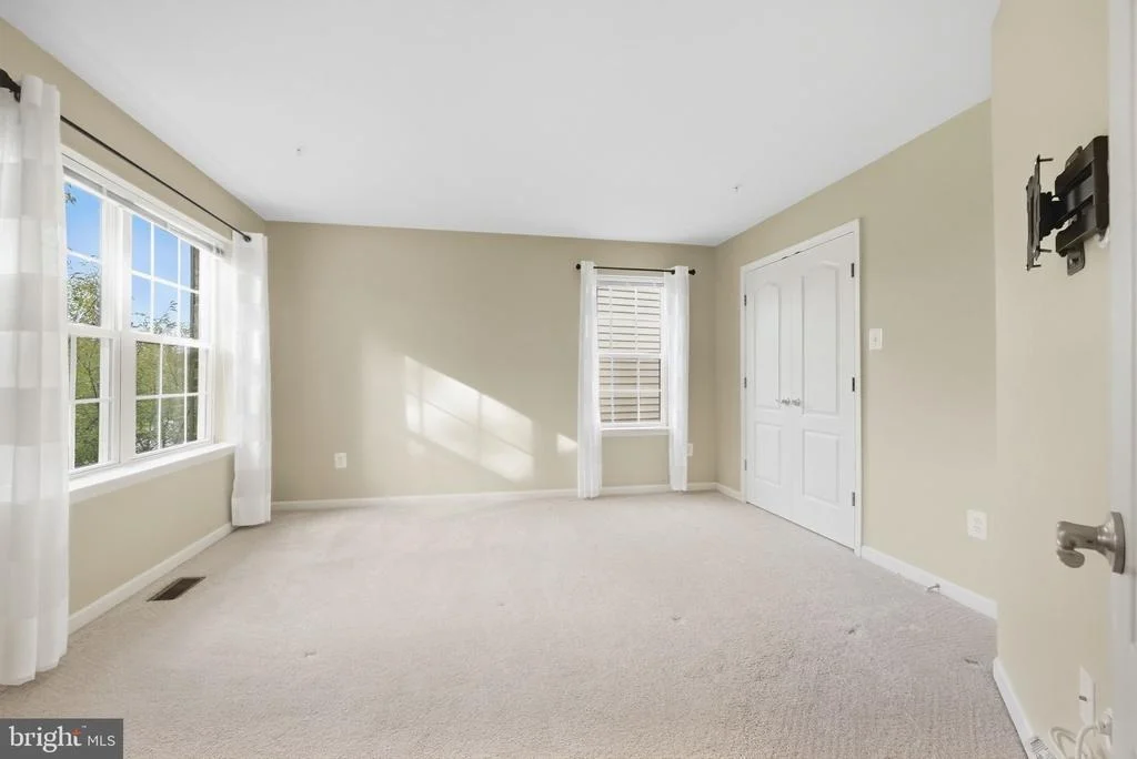 Photo of 3012 LAKE FOREST DRIVE