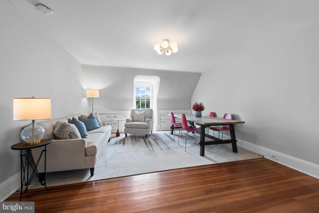 Photo of 504 OVERHILL ROAD
