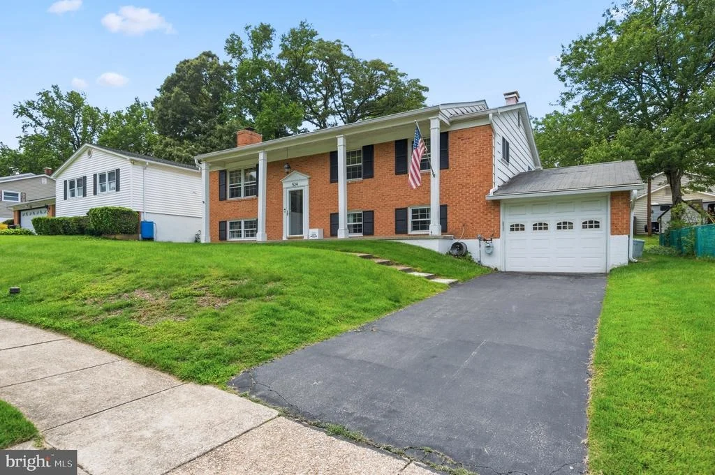 Photo of 524 MAPLE RIDGE LANE