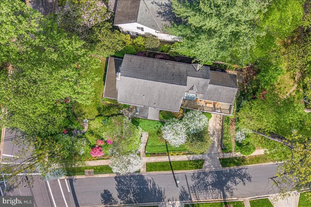 Photo of 7109 MEADOW LANE