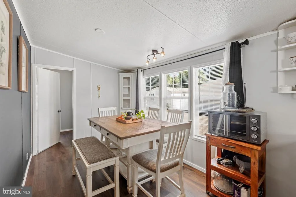 Photo of 43 MIDWAY AVENUE