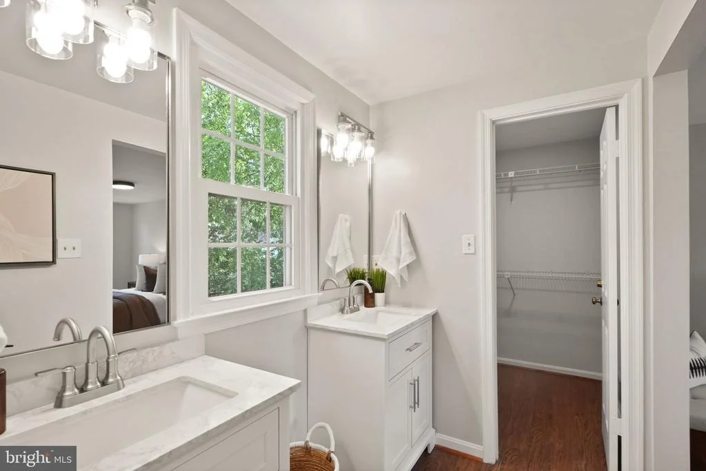 Photo of 2592 JOHN MILTON DRIVE