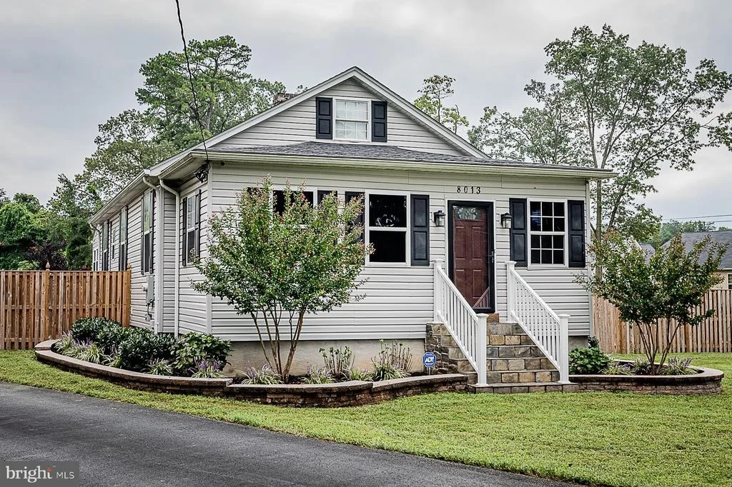 Photo of 8013 TELEGRAPH ROAD
