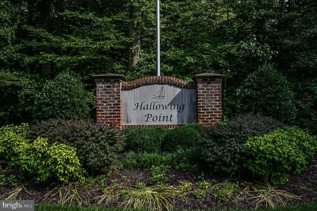 Photo of 5805 HALLOWING DRIVE