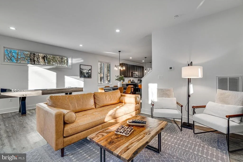 Photo of 1355 GREENVIEW DRIVE