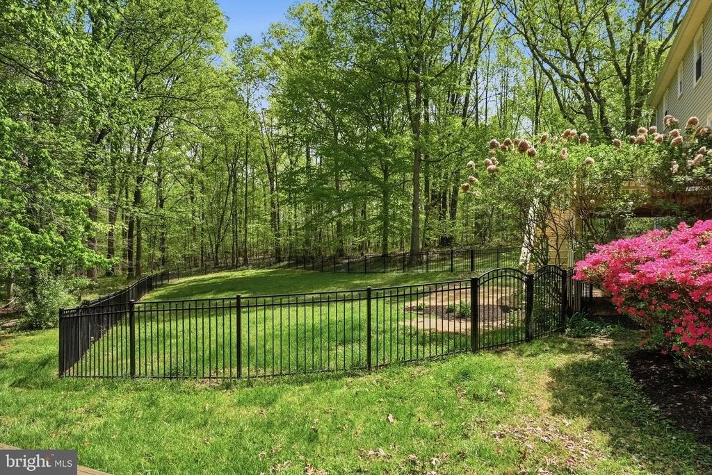 Photo of 3229 COLVIN ROAD