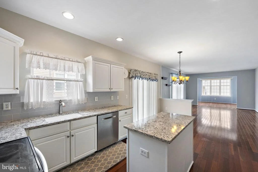Photo of 704 SHIPTON ROAD