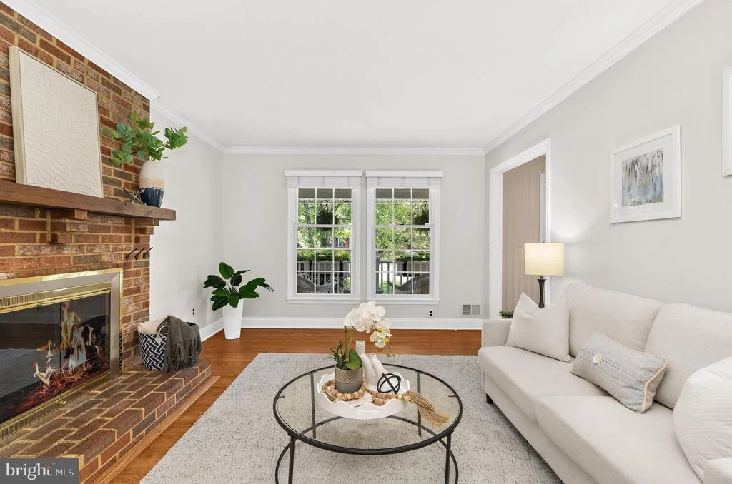 Photo of 668 WHITE SWAN DRIVE