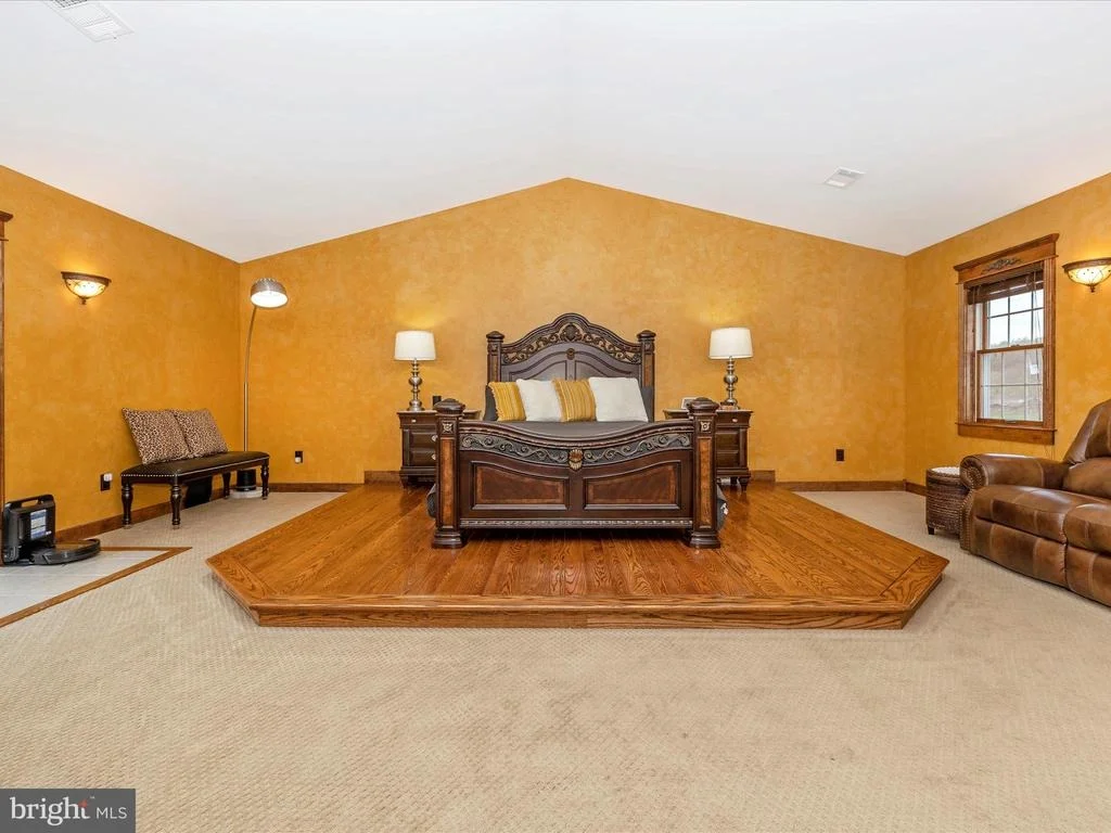 Photo of 11505 PLEASANT VALLEY ROAD