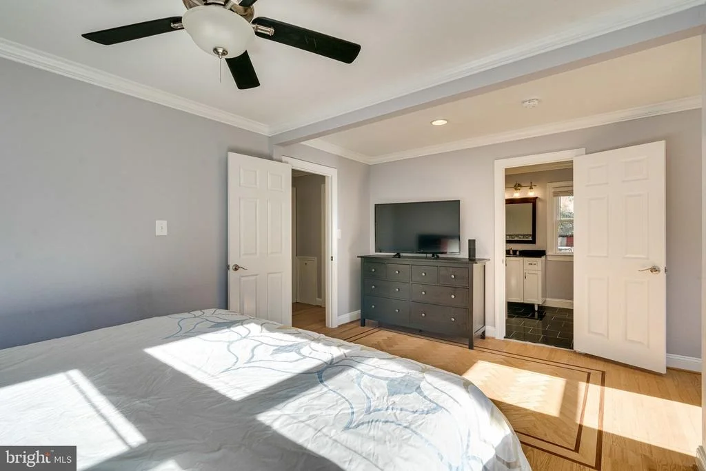 Photo of 8993 MEADOWVIEW DRIVE