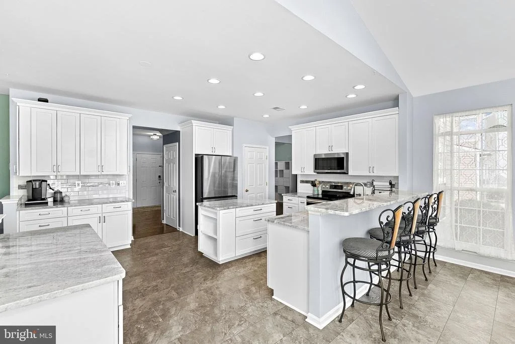 Photo of 945 DEVONSHIRE CIRCLE