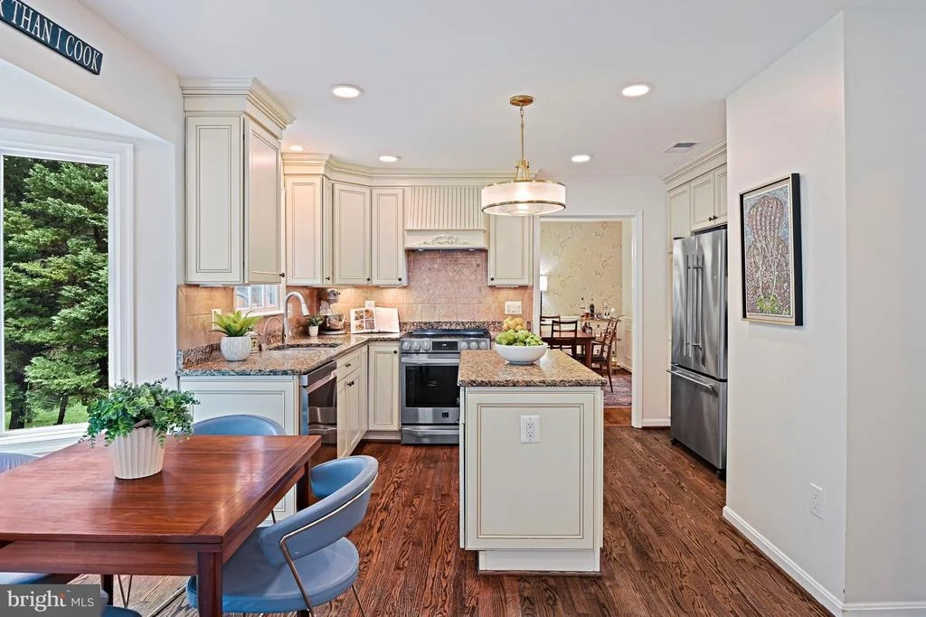 Photo of 7712 LEAR ROAD
