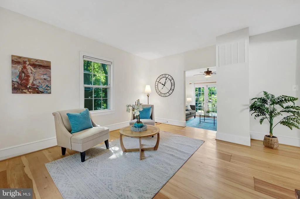 Photo of 2418 FOREST GLEN ROAD