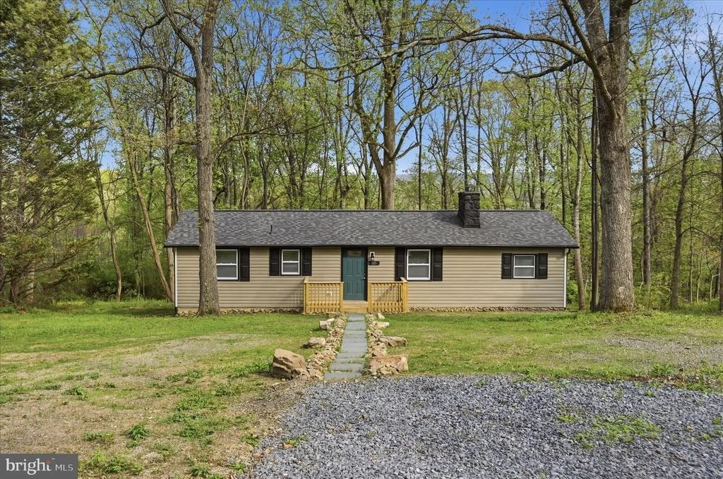 Photo of 105 BUCKSKIN TRAIL