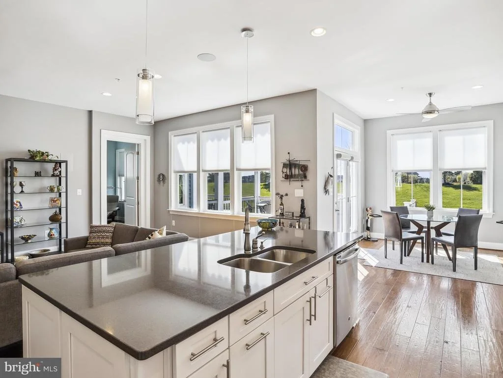 Photo of 2936 LEVEE DRIVE