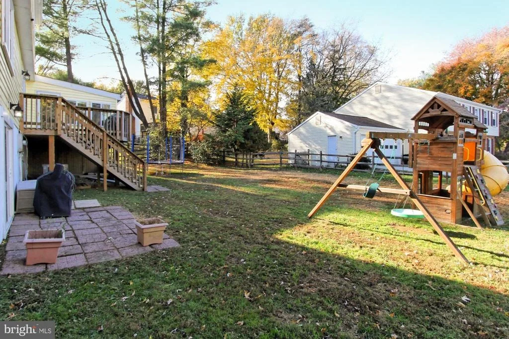 Photo of 9924 MANET ROAD