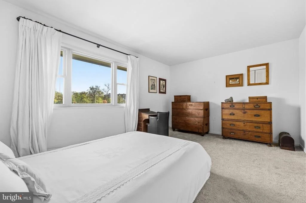Photo of Unit 32F at 3590 GLENEAGLES DRIVE