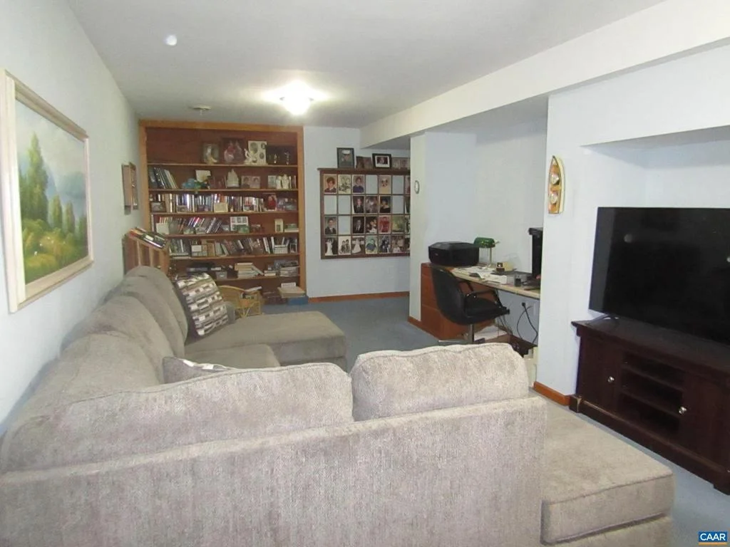 Photo of 798 JEFFERSON DR