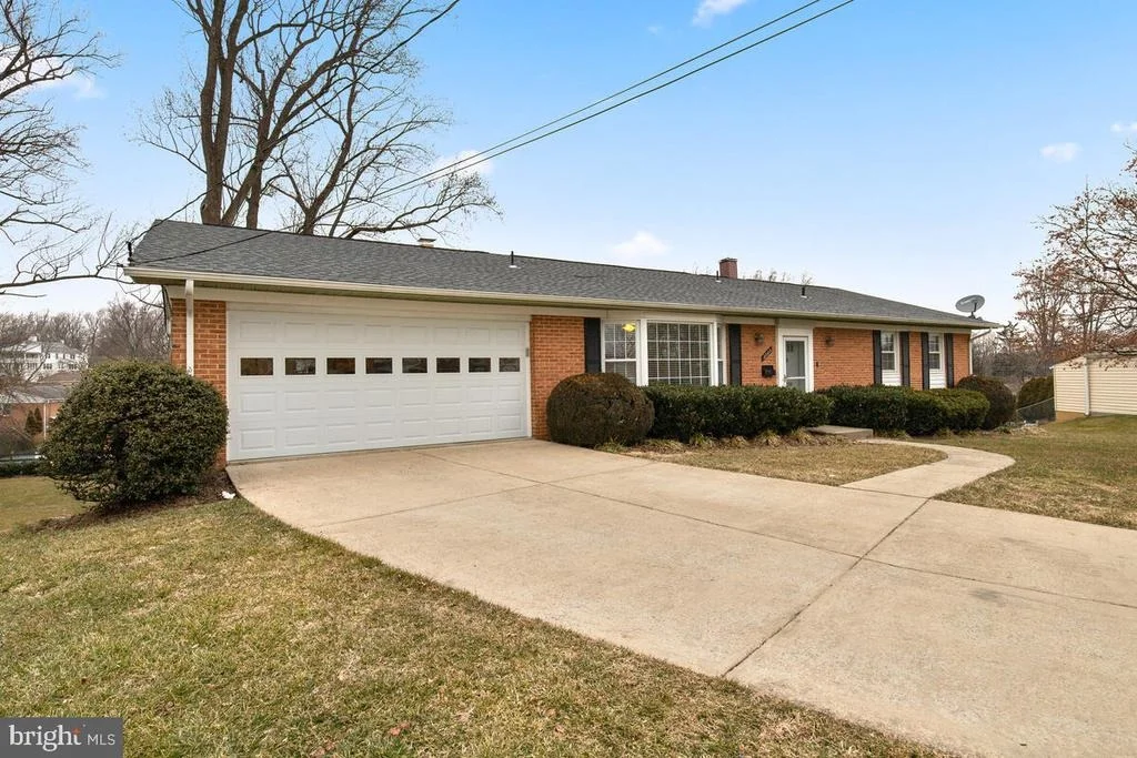 Photo of 2725 WOODEDGE ROAD