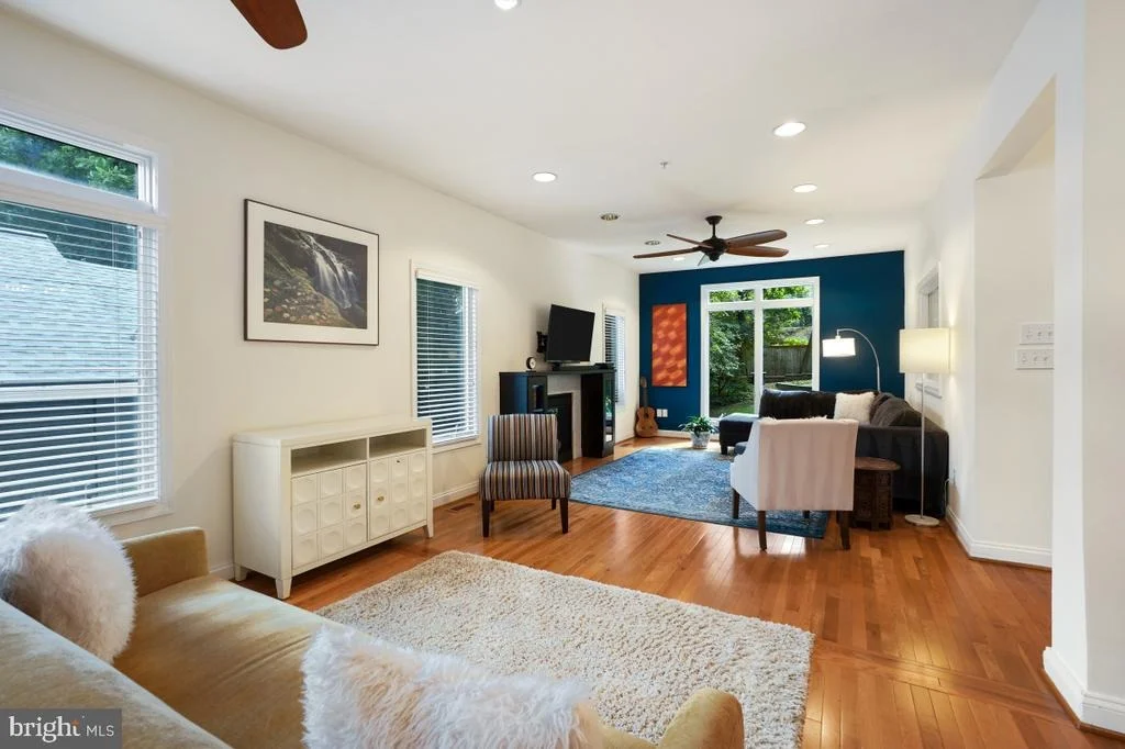 Photo of 412 SILVER SPRING AVENUE