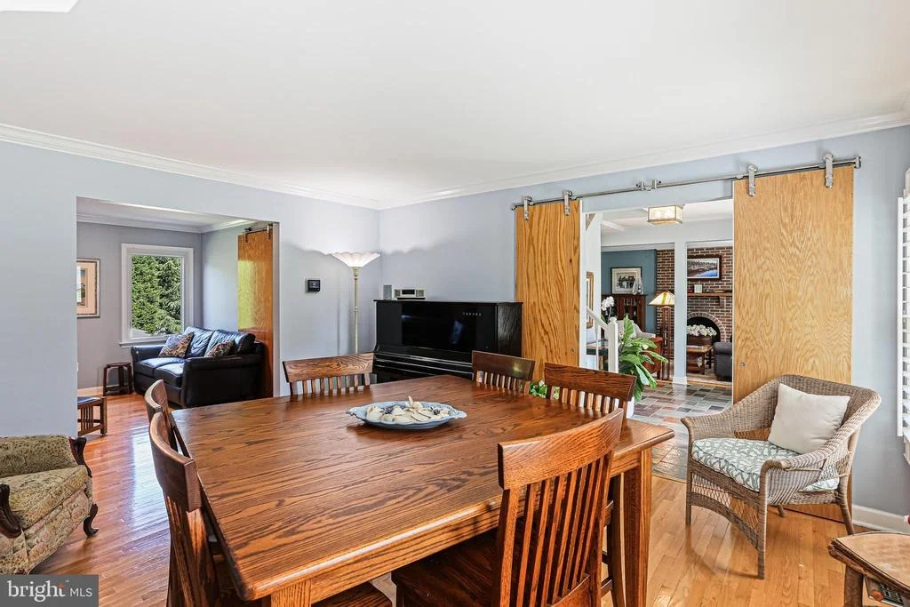 Photo of 8668 FELSVIEW DRIVE