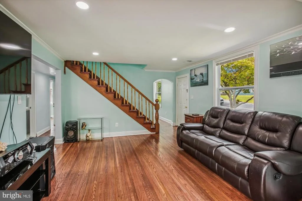 Photo of 904 OAK STREET