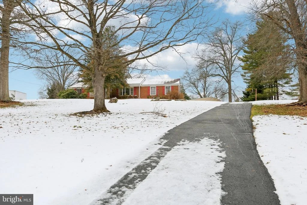 Photo of 24140 DOREEN DRIVE