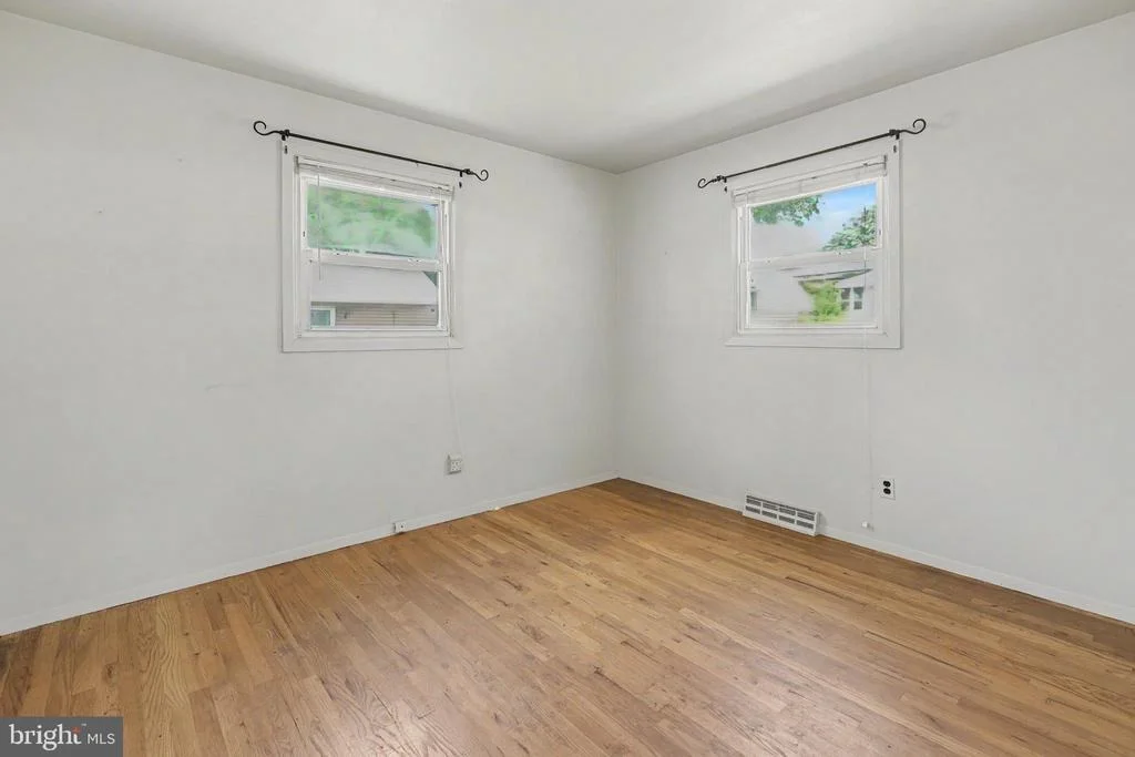 Photo of 16 RUNNING BROOK ROAD