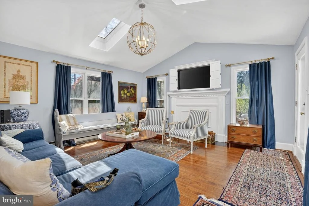 Photo of 1210 W BRADDOCK ROAD
