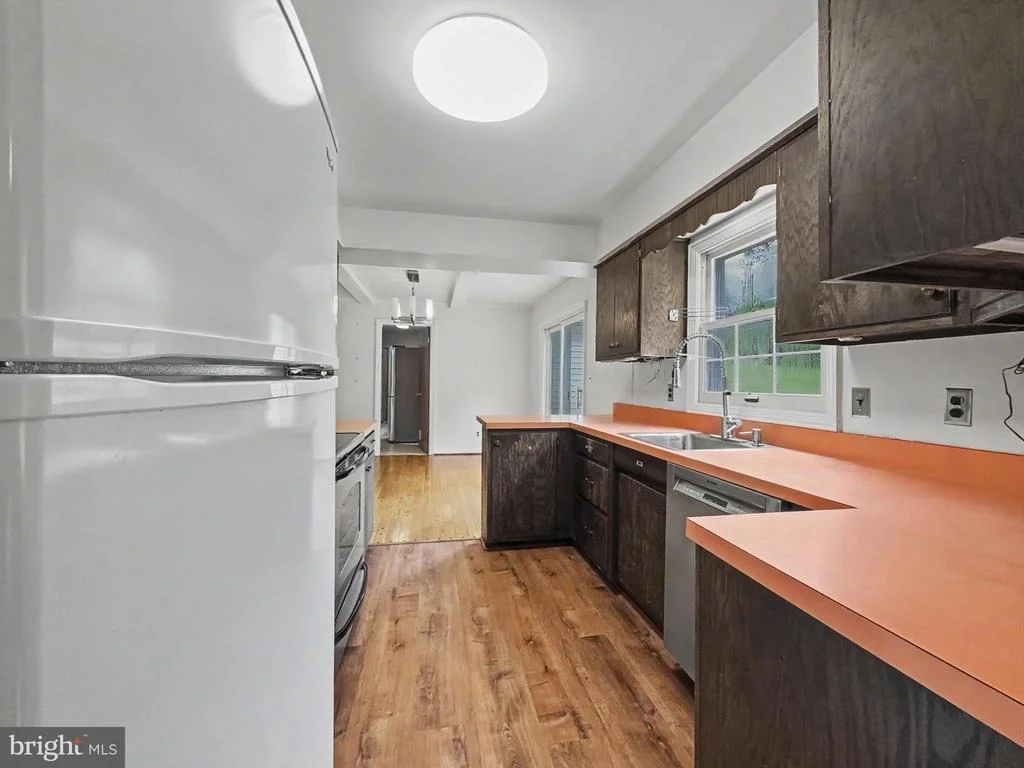 Photo of 1318 DENBY ROAD