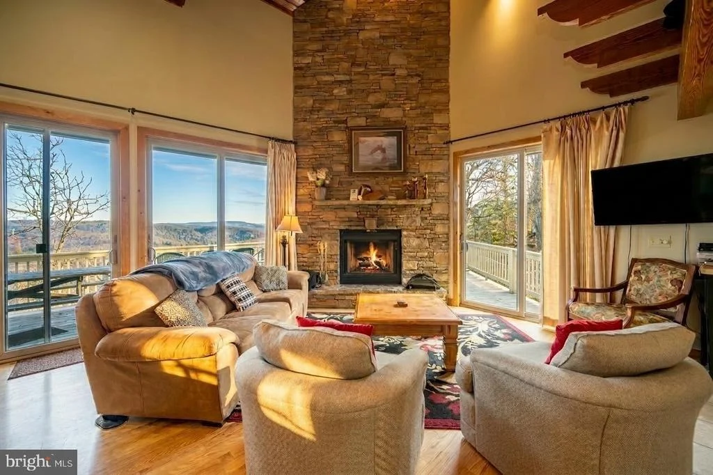 Photo of 110 HIGHLINE DRIVE