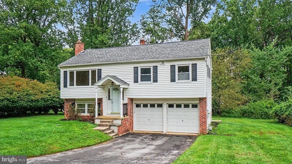 Photo of 314 COLONIAL DRIVE