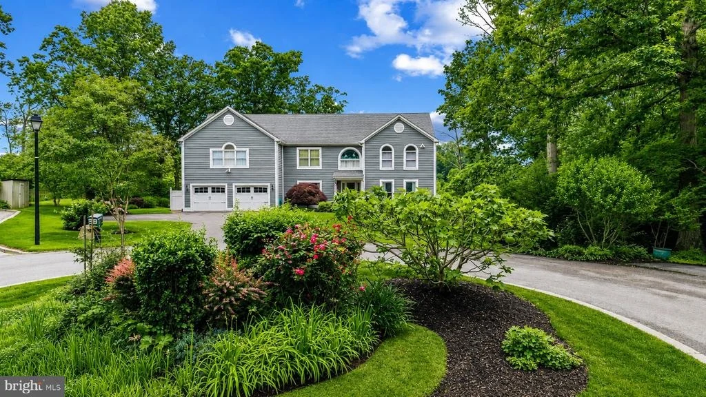 Photo of 575 LAUREL ROAD