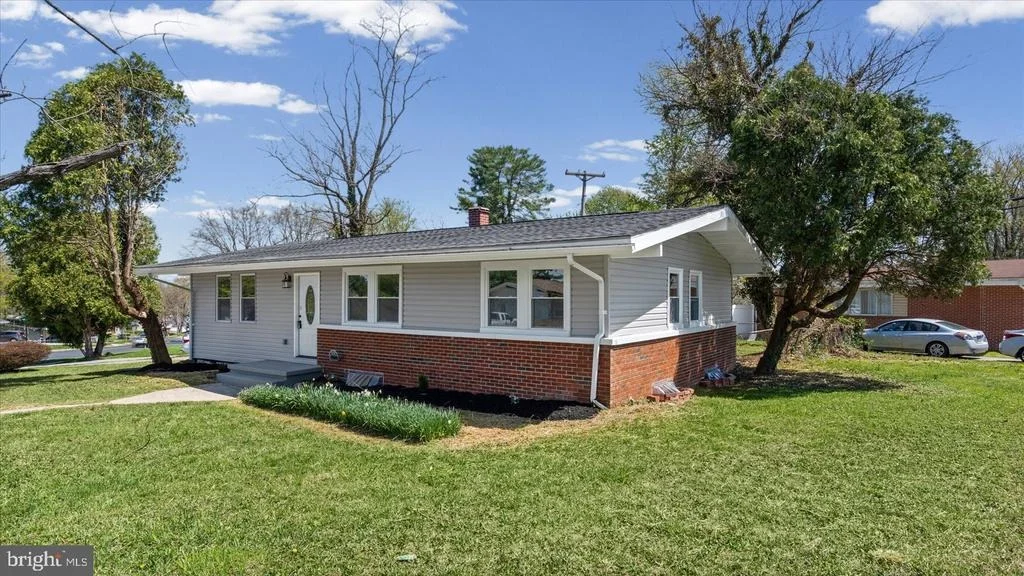 Photo of 3901 TIVERTON ROAD