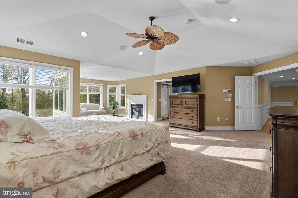 Photo of 370 EAGLE HILL ROAD