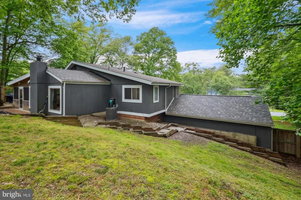 Photo of 15109 WATERGATE ROAD