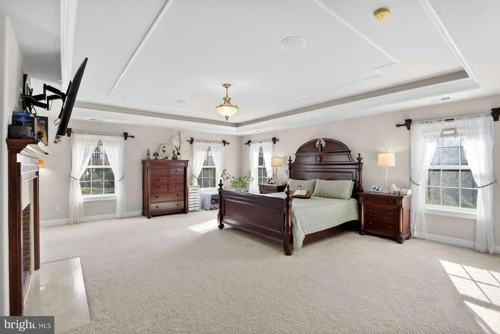 Photo of 207 EMERALD LANE