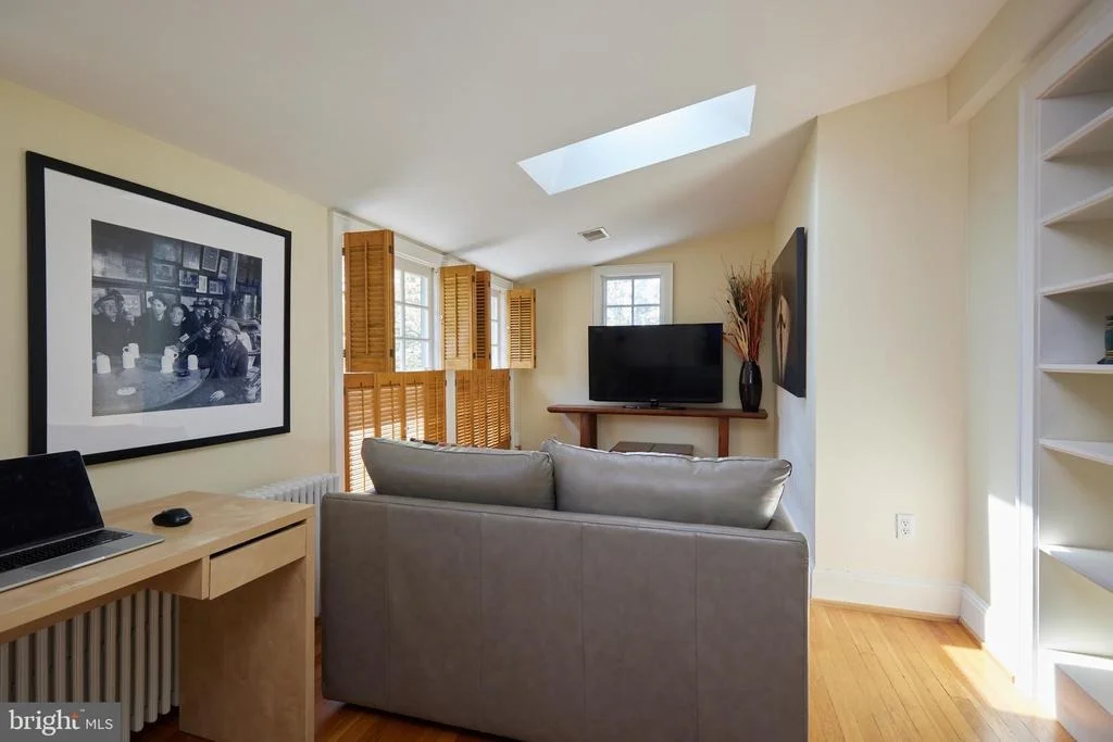 Photo of 4236 RIVER ROAD NW